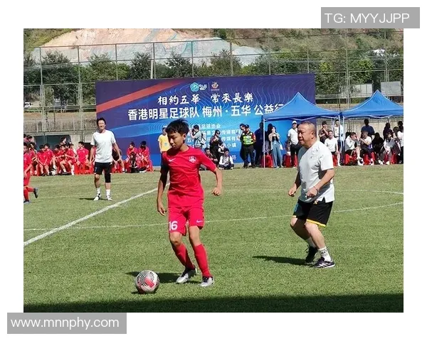 消息人士坚称利物浦正努力留住这位球星，而水晶宫则在为格伊转会红军后的未来做打算。