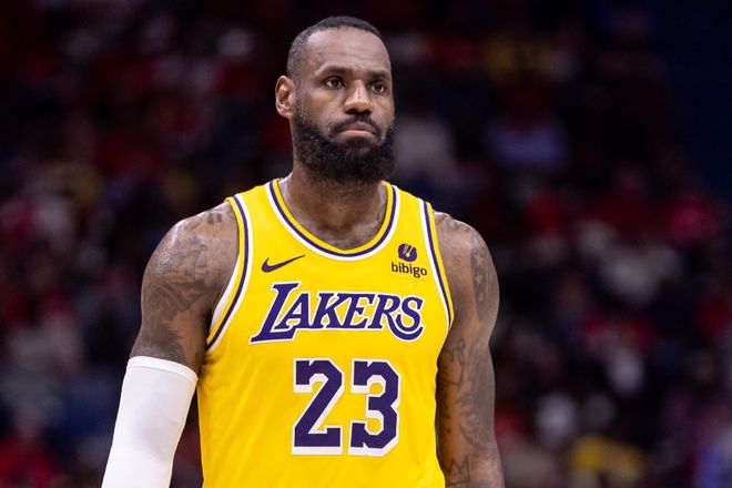 成年国足在 成年国足在